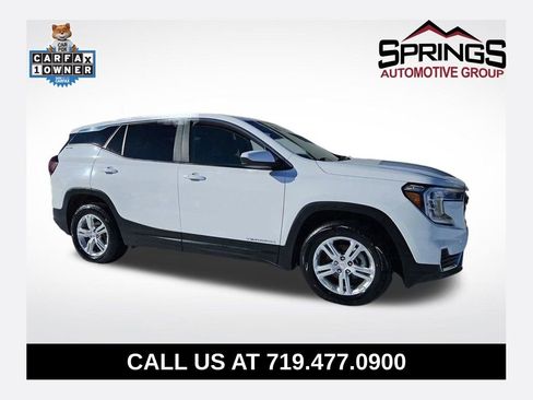 Used 2024 GMC Terrain SLE image 1