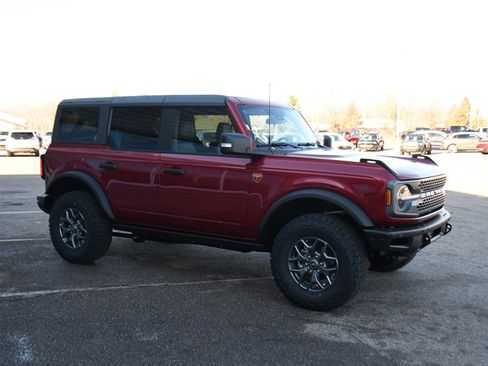 New 2025 Ford Bronco Badlands image 8