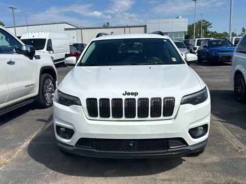 Used 2021 Jeep Cherokee Latitude Plus AWD/4WD image 3