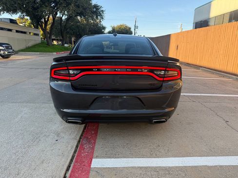 Used 2017 Dodge Charger R/T w/ Blacktop Package RWD image 5