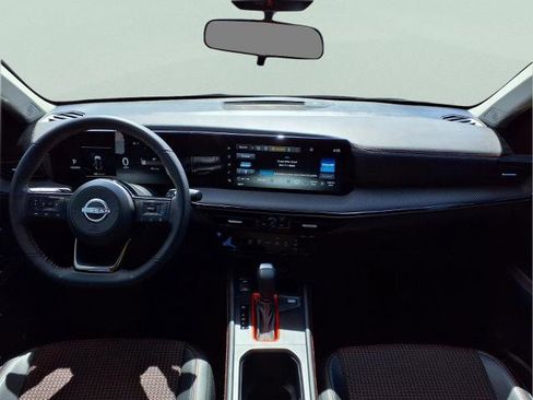 Certified 2025 Nissan Kicks SR image 14