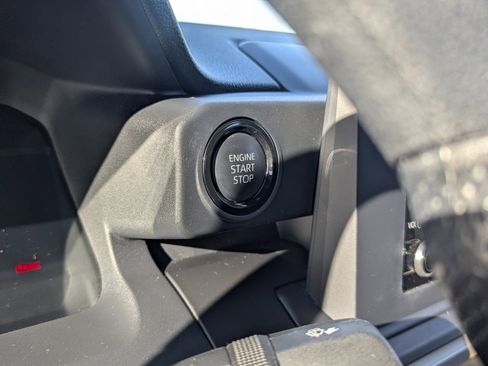 Used 2025 Toyota Tacoma SR image 34