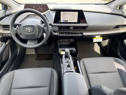 Used 2025 Toyota Prius XLE image 22