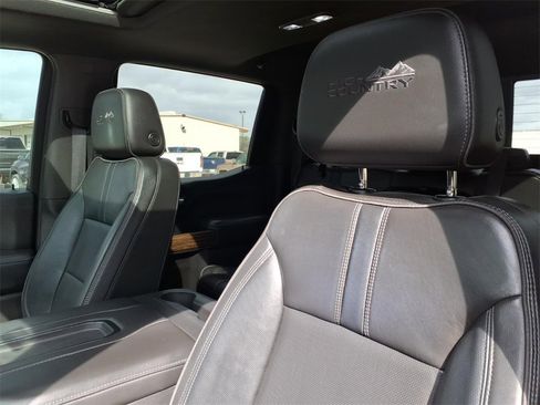 Used 2021 Chevrolet Silverado 1500 High Country w/ Technology Package image 13