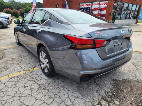 Used 2022 Nissan Altima 2.5 S image 4