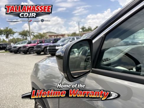 Used 2022 Jeep Compass Limited AWD/4WD image 12