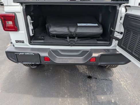 Certified 2025 Jeep Wrangler Unlimited Sahara AWD/4WD image 26