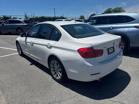 Used 2018 BMW 320i xDrive Sedan w/ Premium Package AWD/4WD image 10