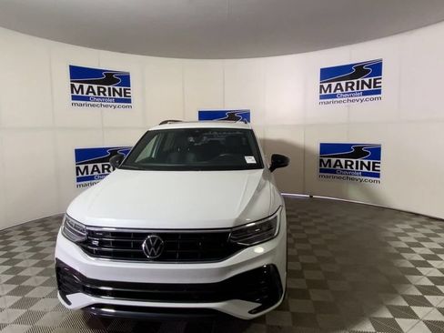 Used 2024 Volkswagen Tiguan SE R-Line FWD image 5
