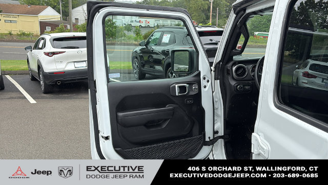 Used 2022 Jeep Gladiator Sport AWD/4WD image 10