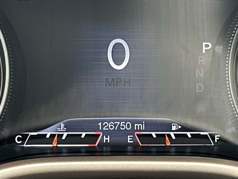 Used 2017 Jeep Cherokee Limited w/ Luxury Group FWD image 2