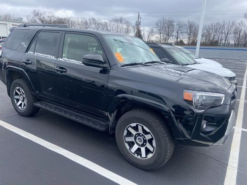 Used 2023 Toyota 4Runner TRD Off-Road image 6