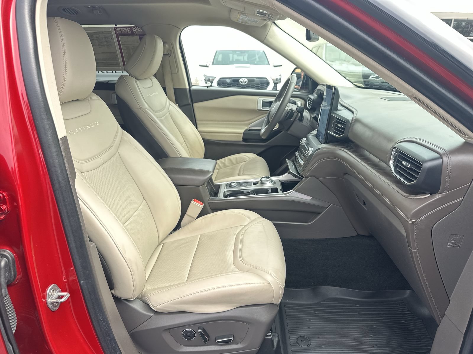 Used 2020 Ford Explorer Platinum w/ Premium Technology Package AWD/4WD image 22