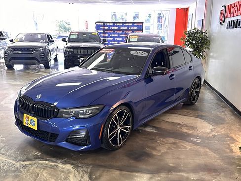 Used 2022 BMW 330i Sedan w/ M Sport Package image 9