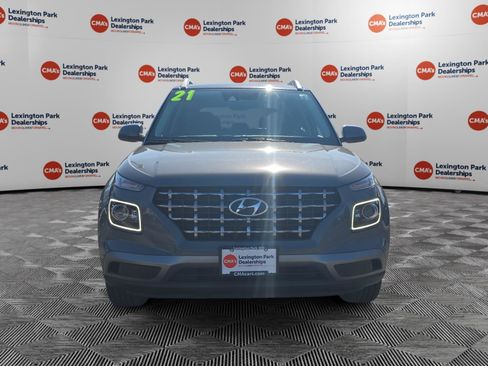 Certified 2021 Hyundai Venue SEL w/ Premium Package image 2