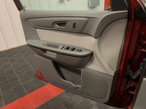 Used 2013 GMC Acadia SLT image 27