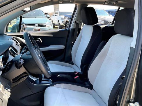 Used 2019 Chevrolet Trax LS w/ Tint and Cruise Package image 8