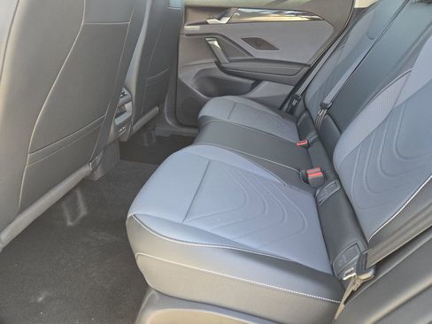 New 2026 Volkswagen Tiguan SE image 21