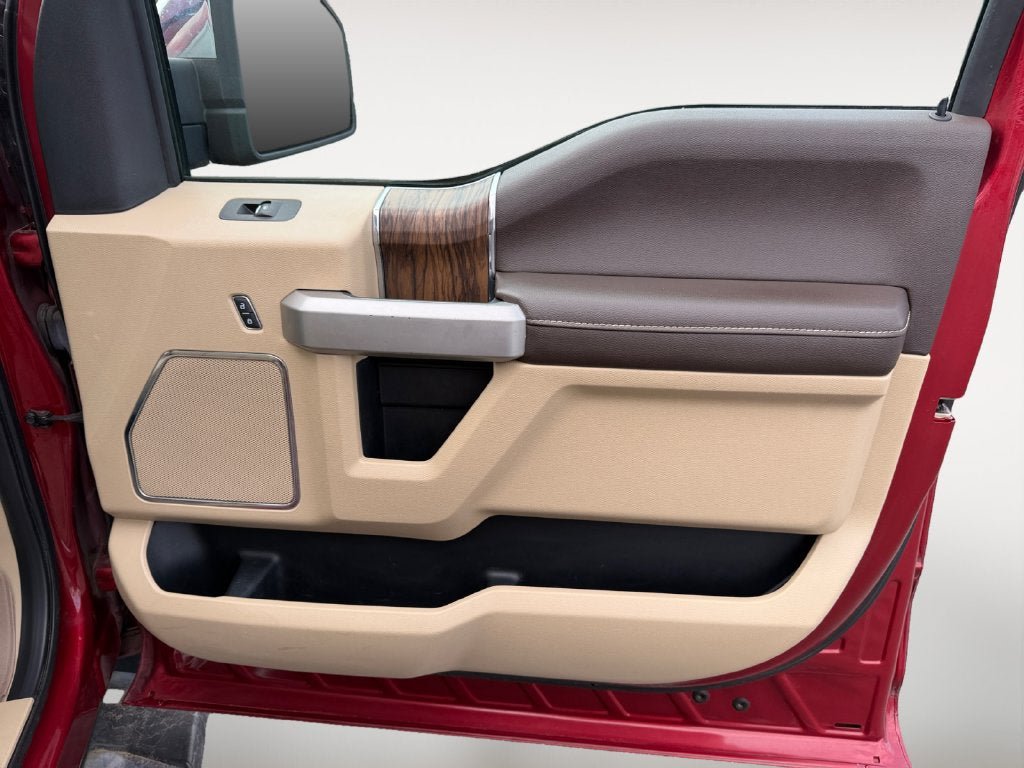 Used 2019 Ford F150 Lariat w/ Equipment Group 502A Luxury AWD/4WD image 25