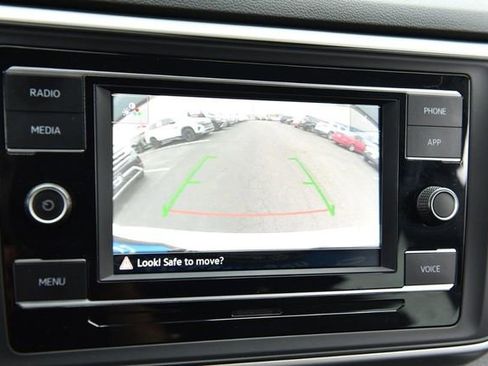 Used 2023 Volkswagen Atlas Cross Sport SE image 12