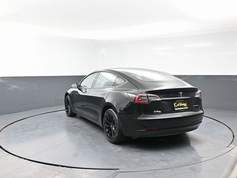 Used 2023 Tesla Model 3 Standard Range image 5