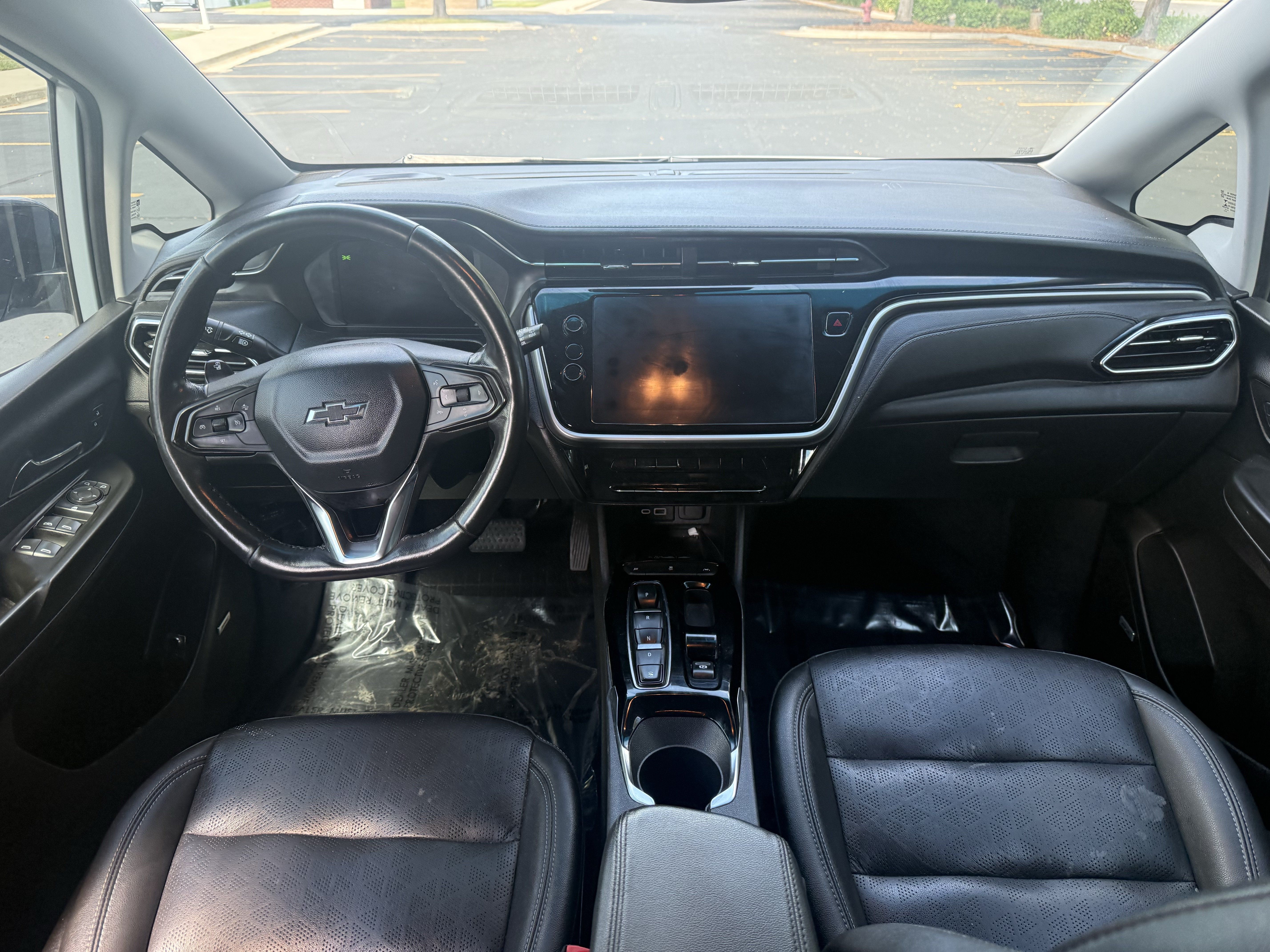 Used 2022 Chevrolet Bolt LT w/ Infotainment Package FWD image 10