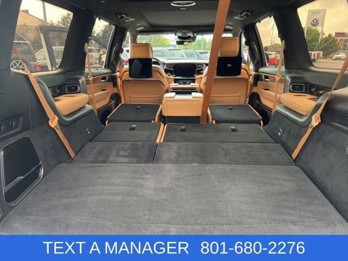 Used 2022 Jeep Grand Wagoneer Series III w/ Rear Seat Video Group 1 AWD/4WD image 55