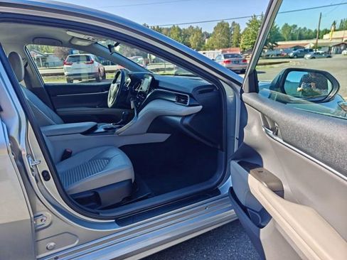 Used 2022 Toyota Camry SE FWD image 24