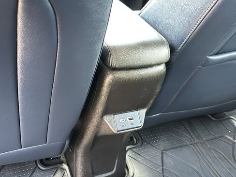 Used 2022 Chevrolet Bolt EUV LT w/ Convenience Package image 26