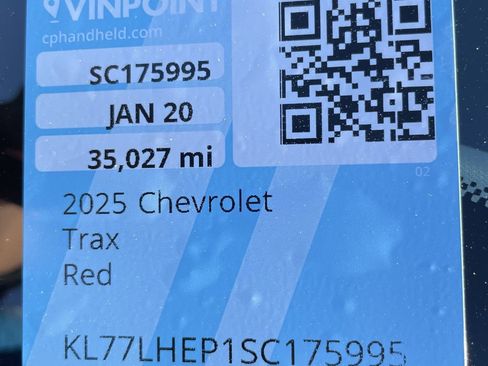 Used 2025 Chevrolet Trax LT image 28