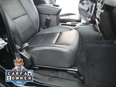 Used 2022 Jeep Wrangler Unlimited Sahara w/ Cold Weather Group image 18