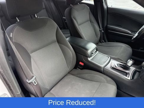 Used 2015 Dodge Charger SE RWD image 24