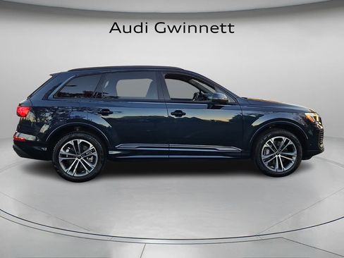 Certified 2025 Audi Q7 2.0T Premium w/ Convenience Plus Package image 4