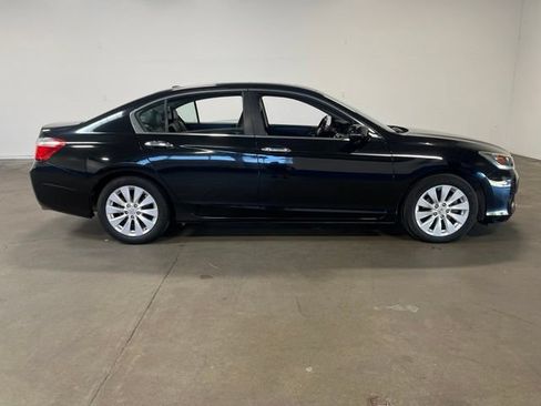Used 2015 Honda Accord EX-L image 2