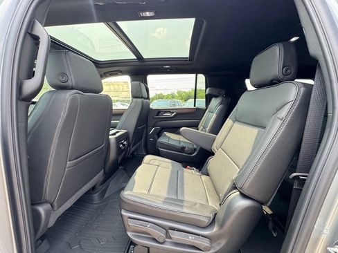 New 2026 GMC Yukon XL Denali w/ Sun & Power Step Package AWD/4WD image 21