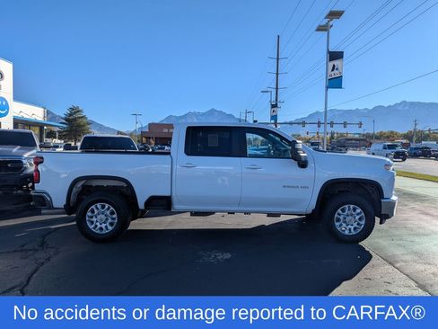 Used 2022 Chevrolet Silverado 2500 LT w/ Fleet Comfort Package AWD/4WD image 2