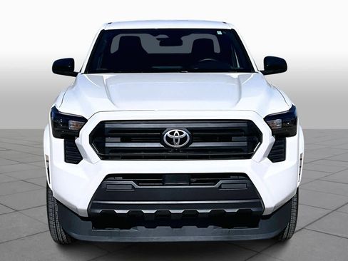 Used 2024 Toyota Tacoma SR image 4