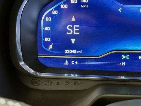 Used 2023 Chevrolet Suburban RST w/ Luxury Package image 15