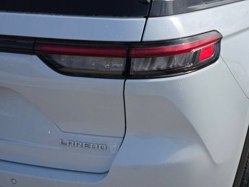 New 2026 Jeep Grand Cherokee Laredo AWD/4WD image 12