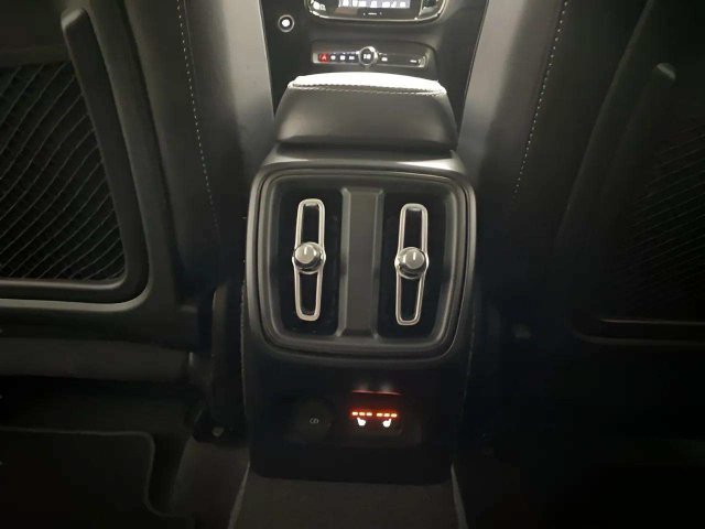 Used 2025 Volvo XC40 B5 Plus AWD/4WD image 72
