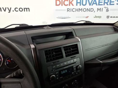 Used 2009 Jeep Liberty Sport w/ Popular Equipment Group AWD/4WD image 23