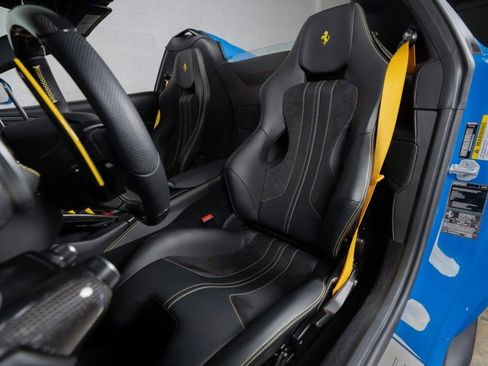 Used 2022 Ferrari 812 GTS RWD image 10