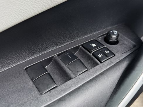 Used 2025 Toyota Corolla SE FWD image 16