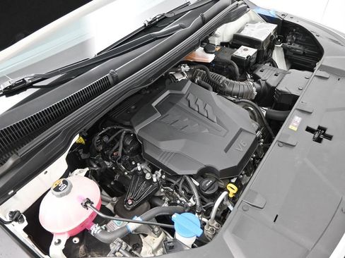 Used 2024 Kia Carnival LX image 34