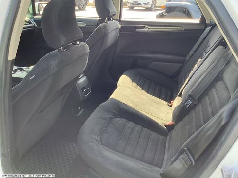 Used 2019 Ford Fusion SE image 13