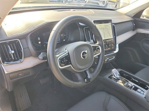 Used 2025 Volvo XC90 B5 Plus image 17