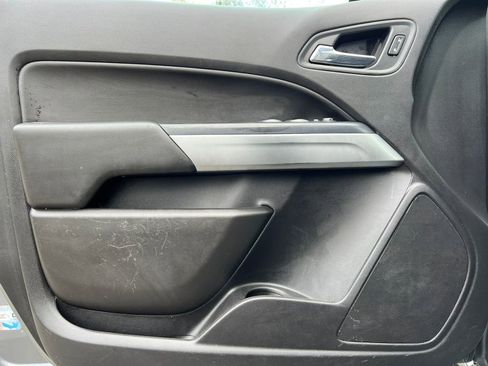 Used 2019 Chevrolet Colorado LT w/ LT Convenience Package AWD/4WD image 13