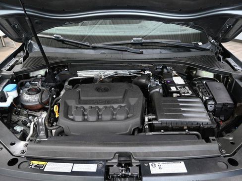 Used 2018 Volkswagen Tiguan SE w/ Panoramic Sunroof Package AWD/4WD image 32