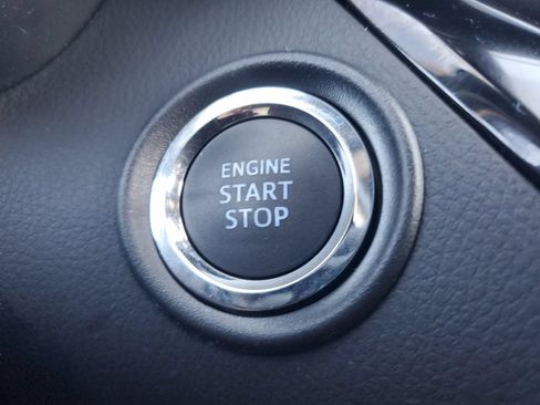 Used 2022 Toyota C-HR XLE FWD image 22