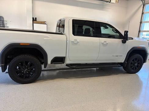 Used 2025 GMC Sierra 2500 AT4 AWD/4WD image 10